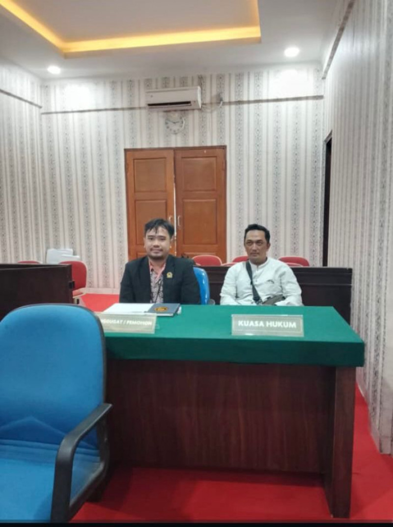 SUJUD SYUKUR SEORANG TUKANG KOPI,KARENA SUKSES DILANTIK SEBAGAI ADVOKAT MELALUI OA PEMBASMI,BELASAN TAHUN INGIN IKUT TEST NAMUN TERBENTUR BIAYA YANG MAHAL